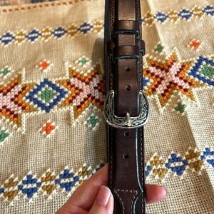Silver filigree horse shoe buckle with espresso Leather belt size M/L